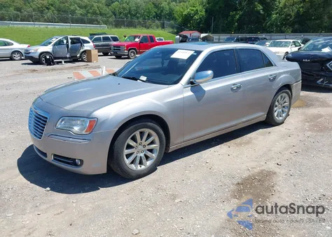 2013 Chrysler 300C z USA, uszkodzony, nr VIN 2C3CCAEG3DH644307